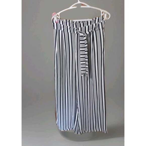 Philosophy Pants - Philosophy-Republic  Size M Womans Capris-Front Black/White Tie Wide Leg